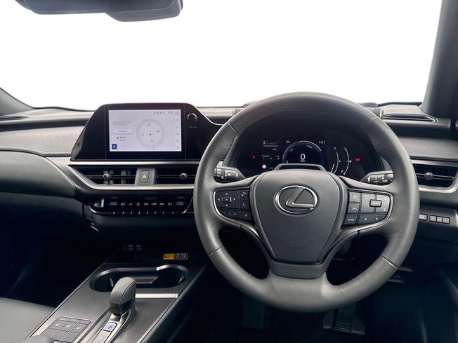 LEXUS Ux Photo 6