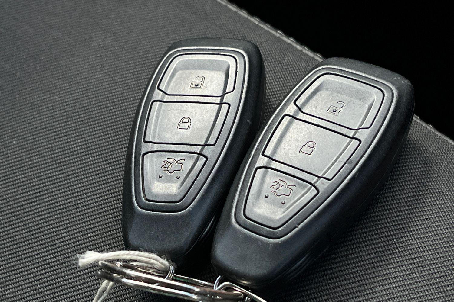Ford KUGA Photo 38