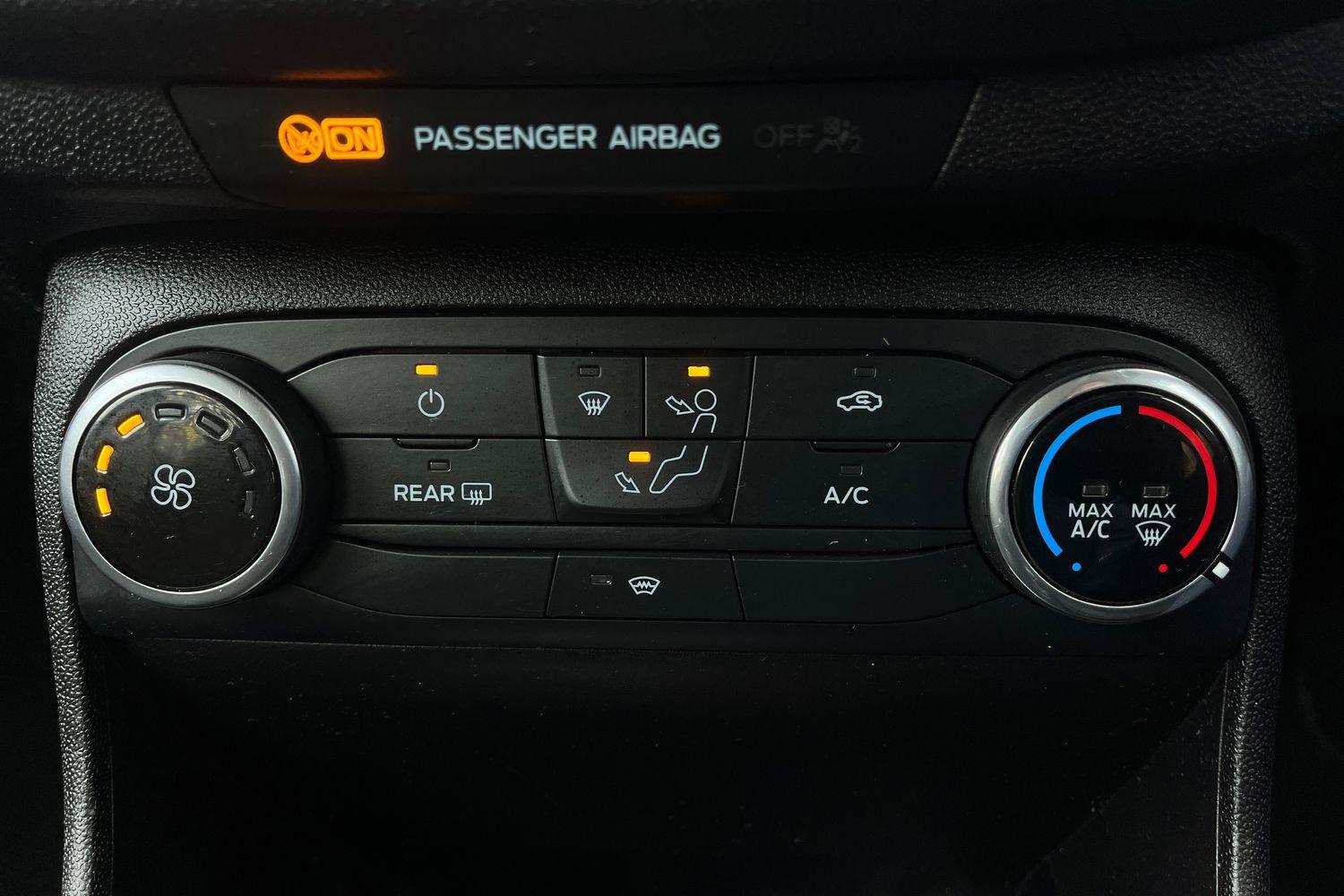 Ford FIESTA Photo 27