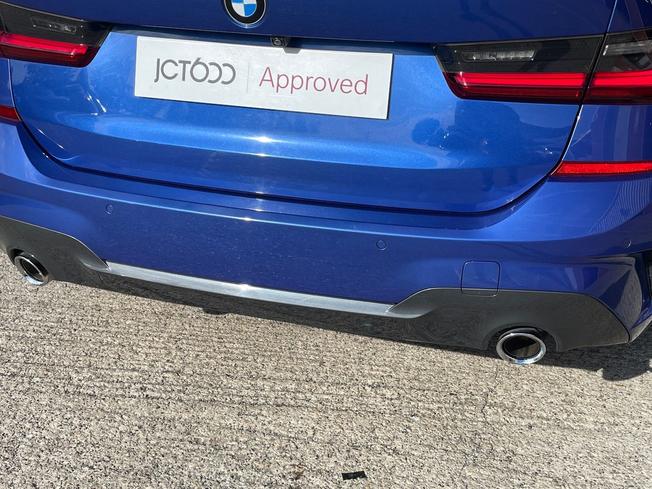 BMW 3 Series Photo 26
