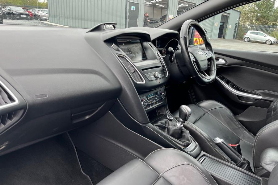 Ford FOCUS Photo autoimg-91efac84f73397fd210df86eb935c58a2e427f94.jpg