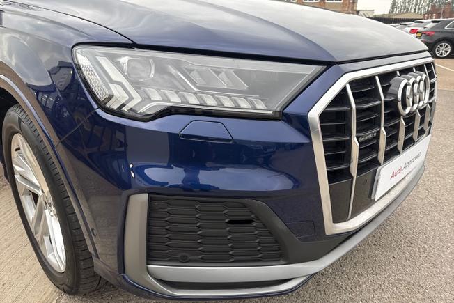 AUDI Q7 Photo 23