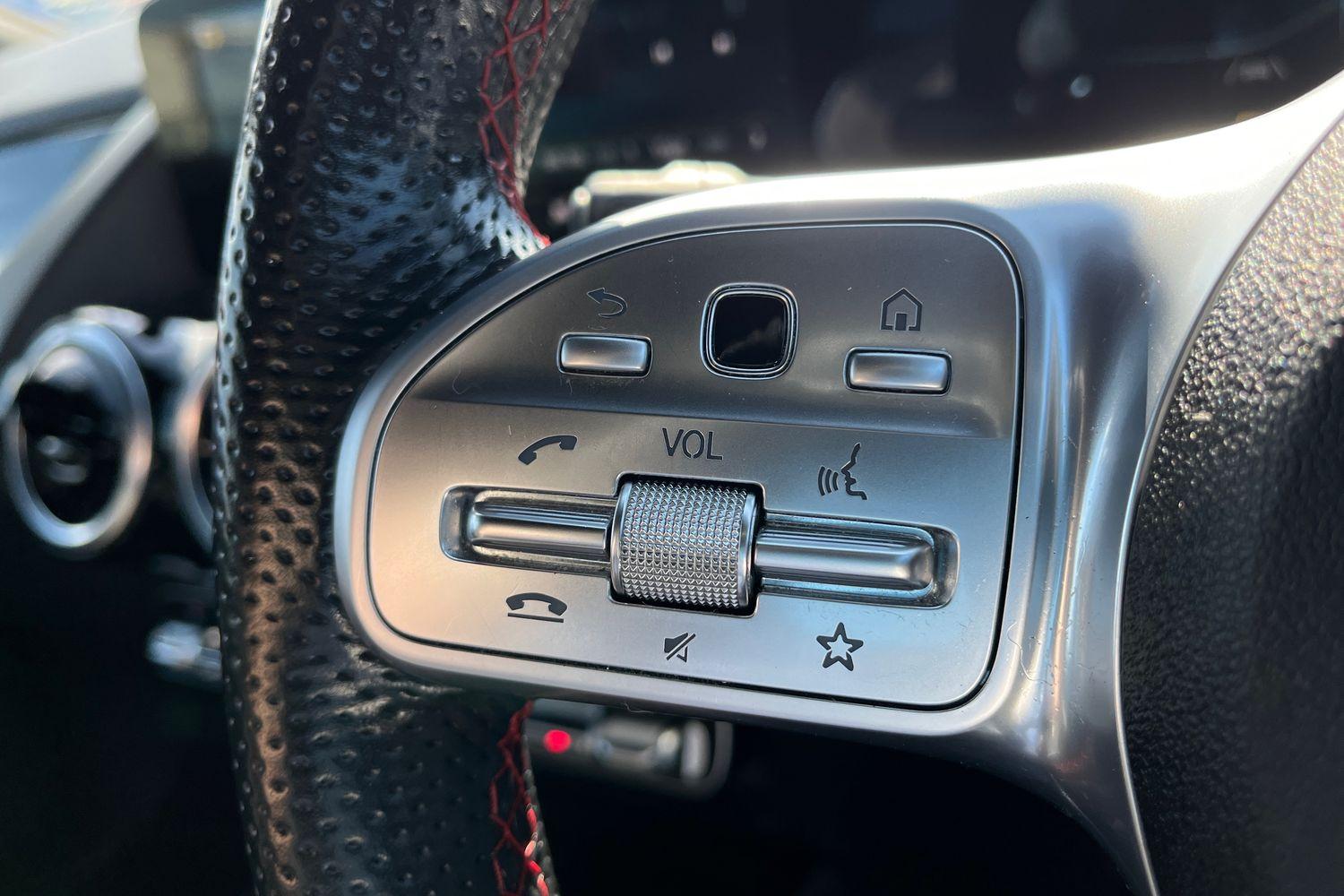 Mercedes-Benz GLA Photo 28