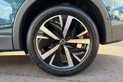 VOLKSWAGEN Tiguan Photo 5