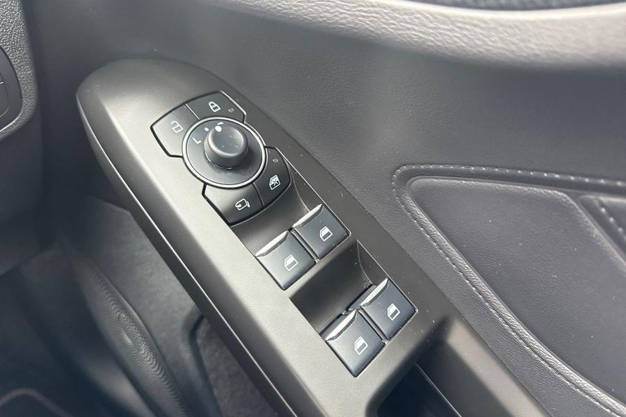 FORD FOCUS Photo autoimg-91fbd9b3a621b84781fde9947107200d6c105fde.jpg