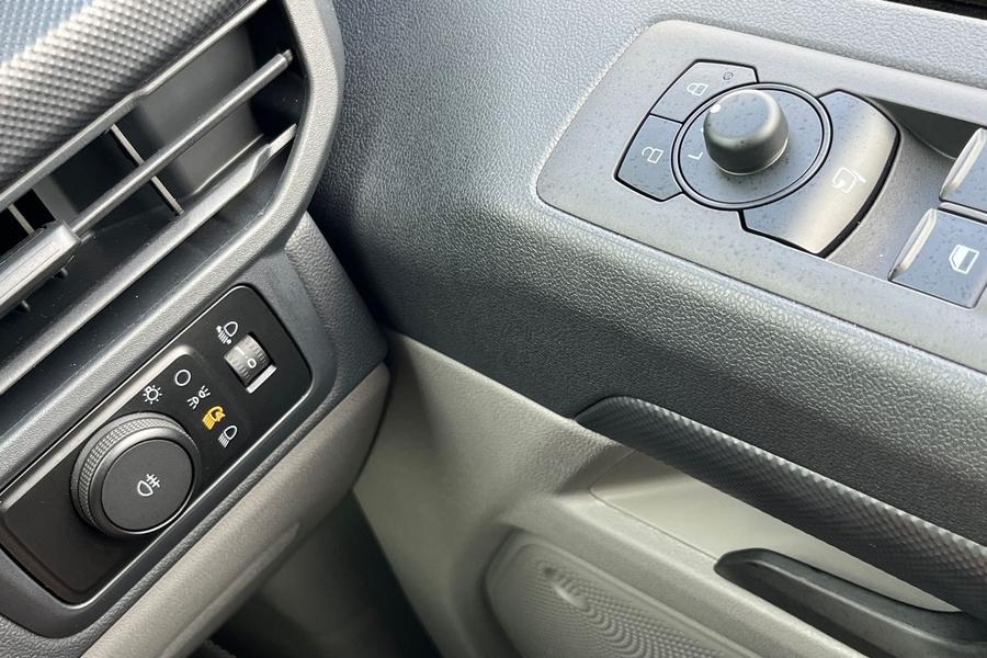Ford TRANSIT CUSTOM Photo autoimg-91fdaa3d8c9680a5b918f1a4abbbf277c163e6b0.jpg
