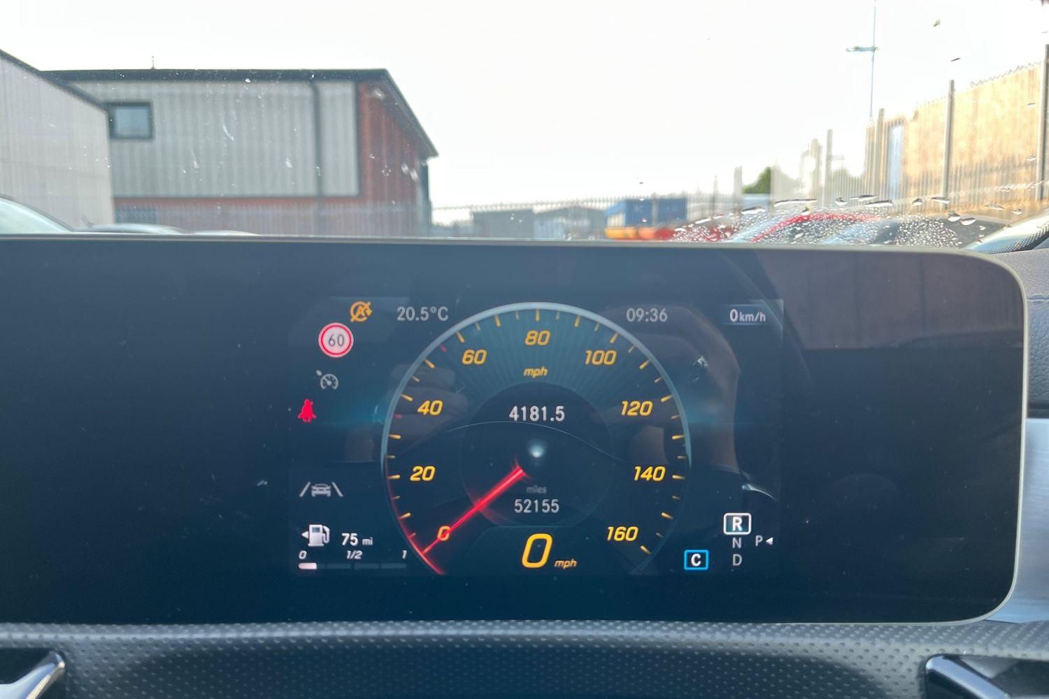 Mercedes-Benz CLA Photo 12