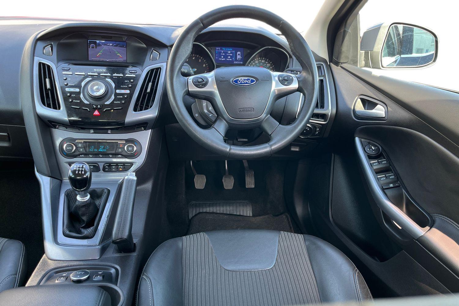 Ford FOCUS Photo 10