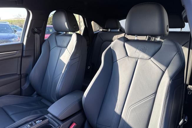 AUDI Q3 Photo 54