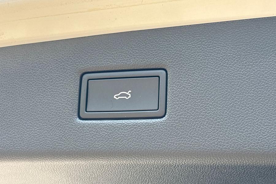 Ford Explorer Photo autoimg-9207f3ea75be793690daa53267acef560ebef6ab.jpg
