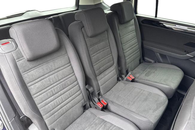 VOLKSWAGEN Touran Photo 9