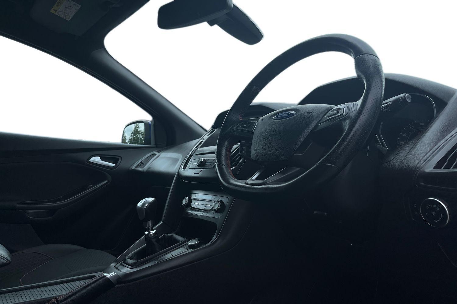 Ford Focus Photo 8