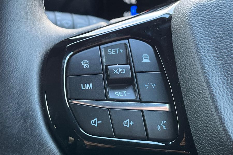 Ford Tourneo Custom Photo autoimg-920c6a20fa97c437adaaa20004c169fcd636c1d6.jpg