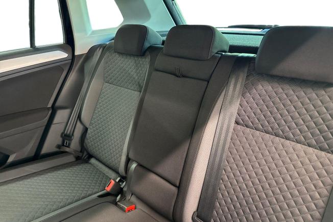 VOLKSWAGEN Tiguan Photo 9