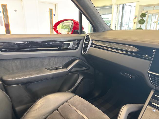 PORSCHE Cayenne Photo 39