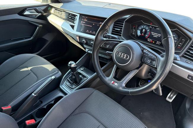 AUDI A1 Photo 6