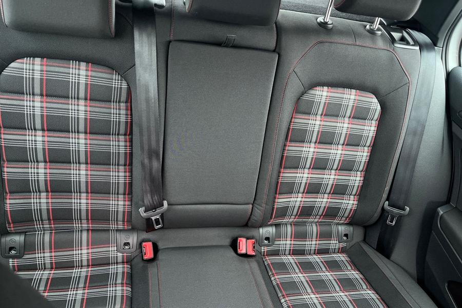 Volkswagen GOLF Photo autoimg-9221236afd6c120716ee3c729be137aab772c84a.jpg