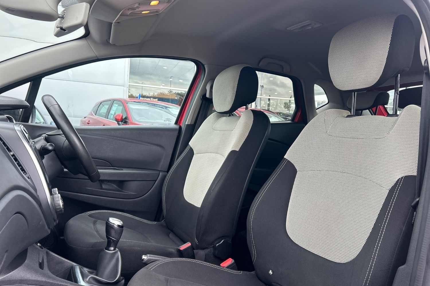 Renault CAPTUR Photo 18