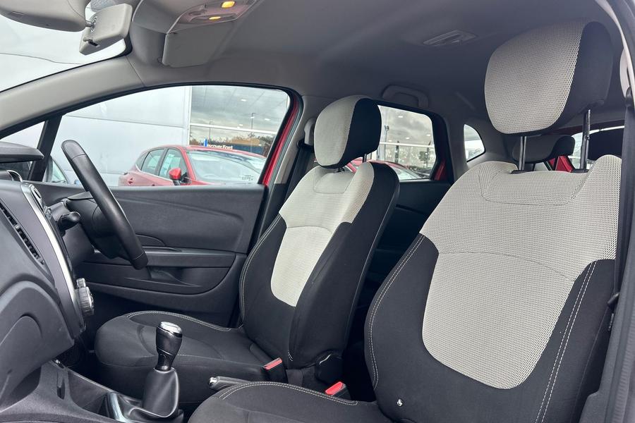 Renault CAPTUR Photo autoimg-922328119840992af8111b7f5e356f3ac07f5ad5.jpg