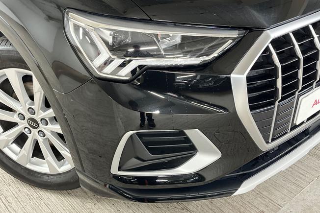 AUDI Q3 Photo 19