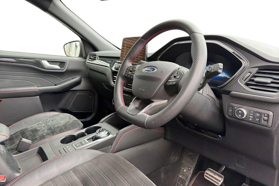 Ford KUGA Photo autoimg-9225b285640f51faaf04cb55995cab036a1fa5be.jpg