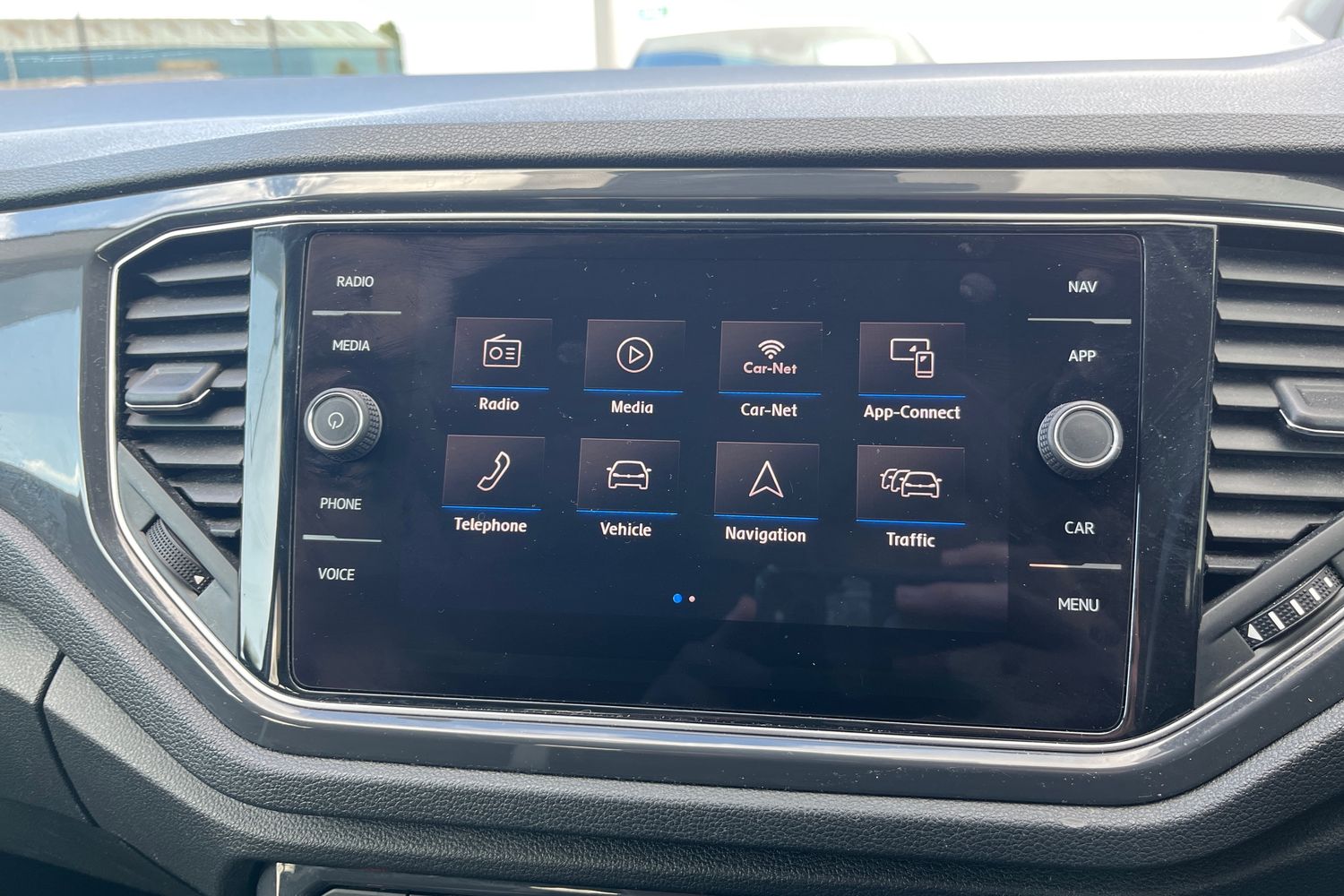 Volkswagen T-ROC Photo 35