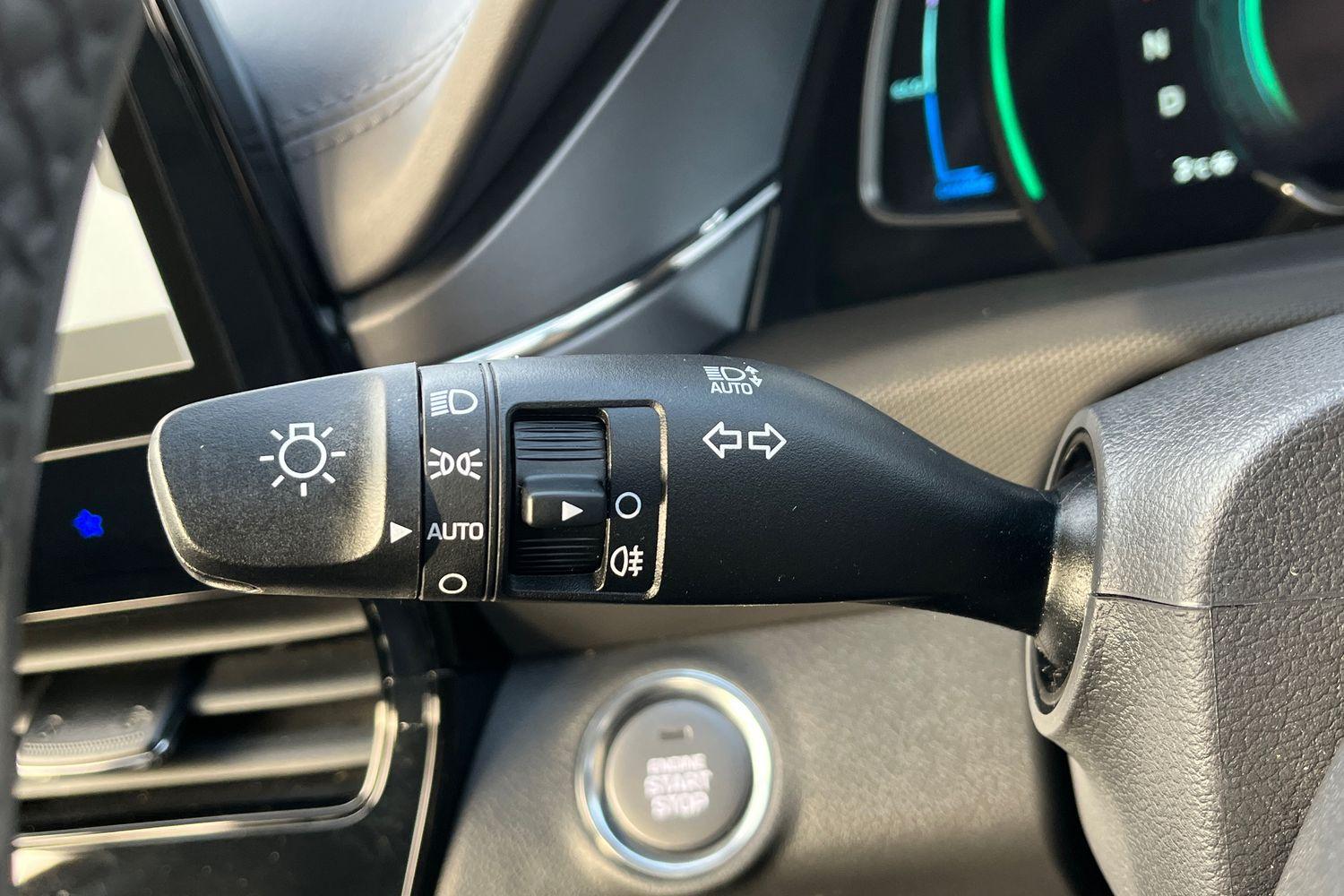 Hyundai IONIQ Photo 13