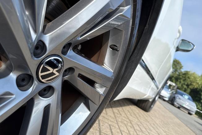 VOLKSWAGEN Tiguan Photo 23