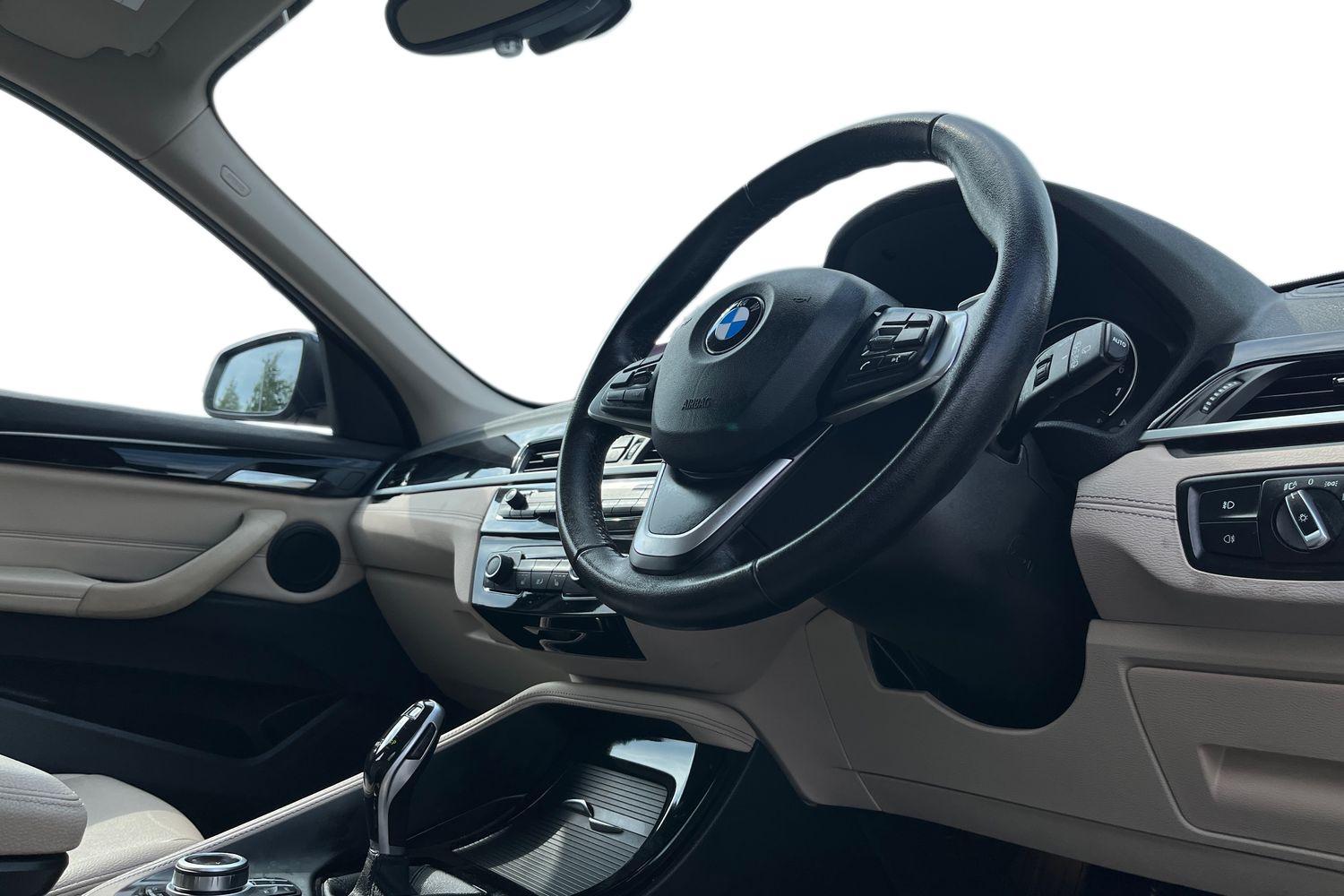 BMW X1 Photo 8