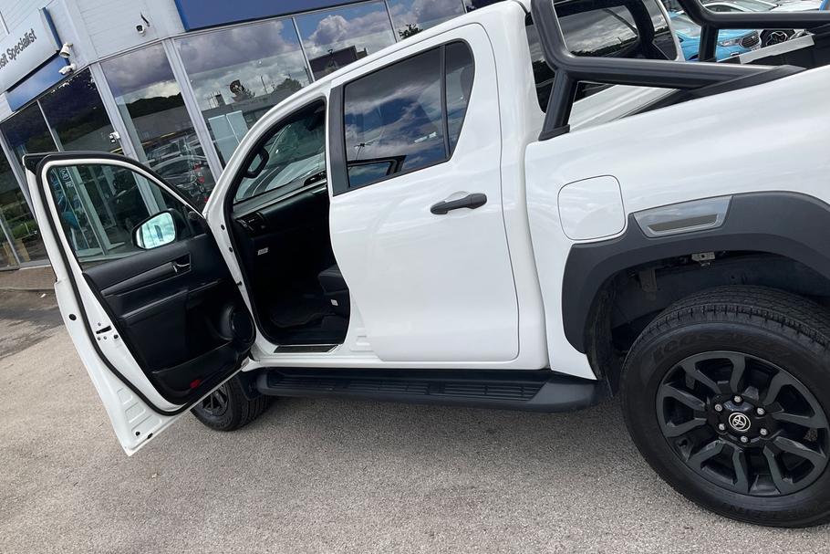 Used Toyota HILUX LS23OLX 24