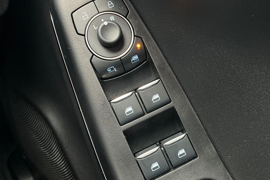 Ford PUMA Photo autoimg-922ed8a4a43cbaee17db4a88784ad6cebb340fbc.jpg