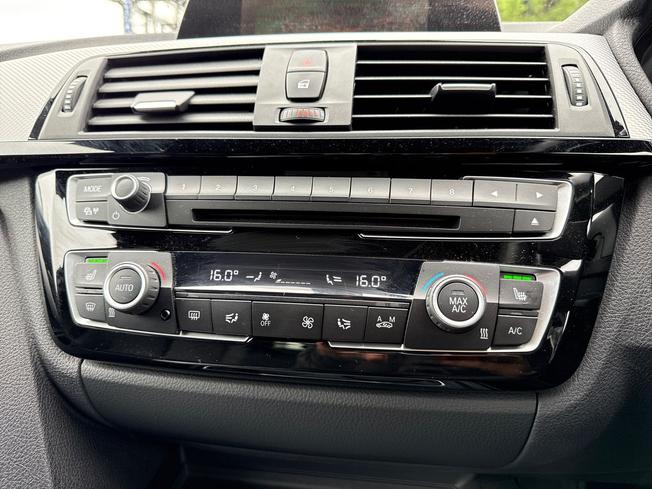 BMW 3 Series Photo 38