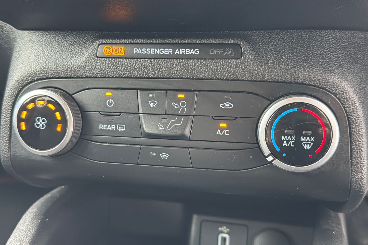 Ford Focus Photo 32