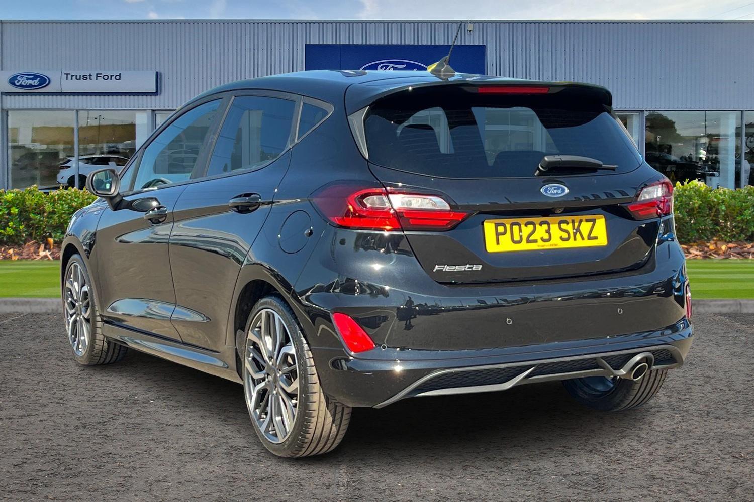Ford Fiesta Photo 1