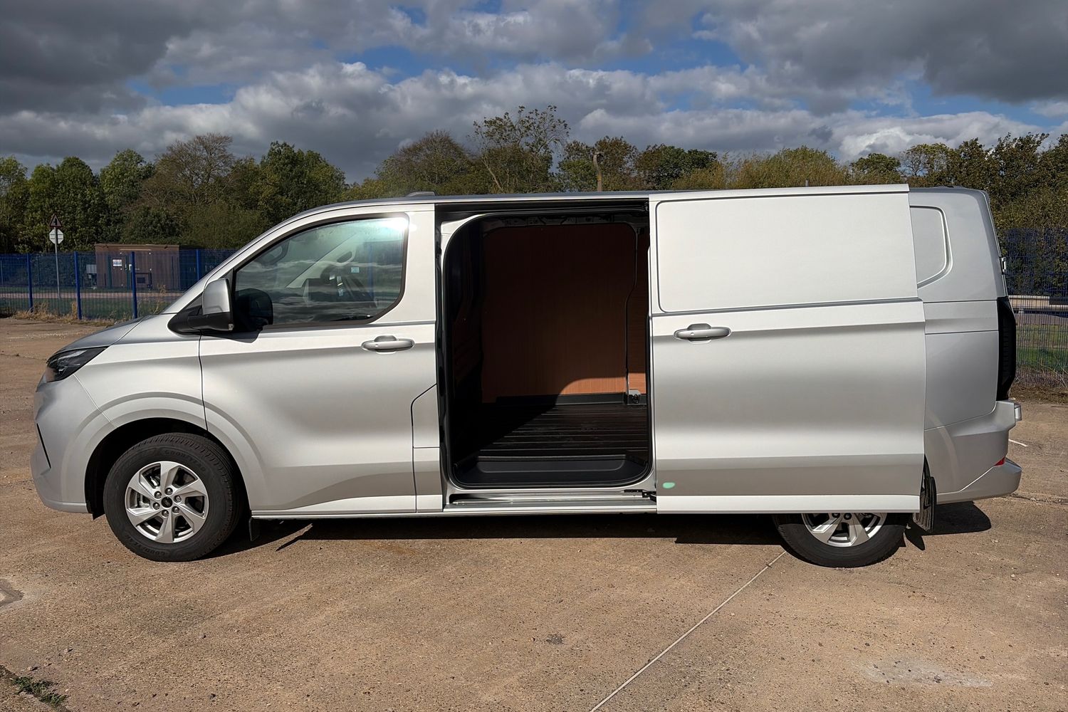 Ford TRANSIT CUSTOM Photo 4