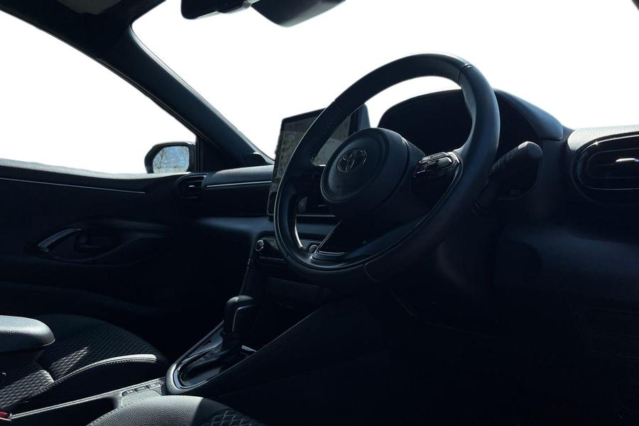 Toyota YARIS Photo autoimg-9246d69efcd85ee5511fbebf917e4ffd9544dacc.jpg