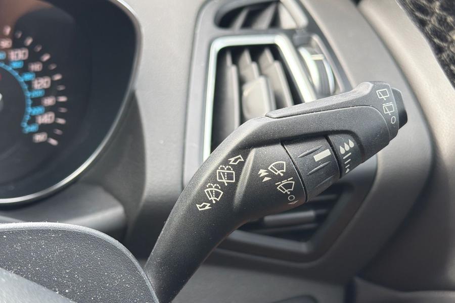 Ford KUGA Photo autoimg-924b49f0f3245ff4aeb27af369cfc07f6c7b4b39.jpg