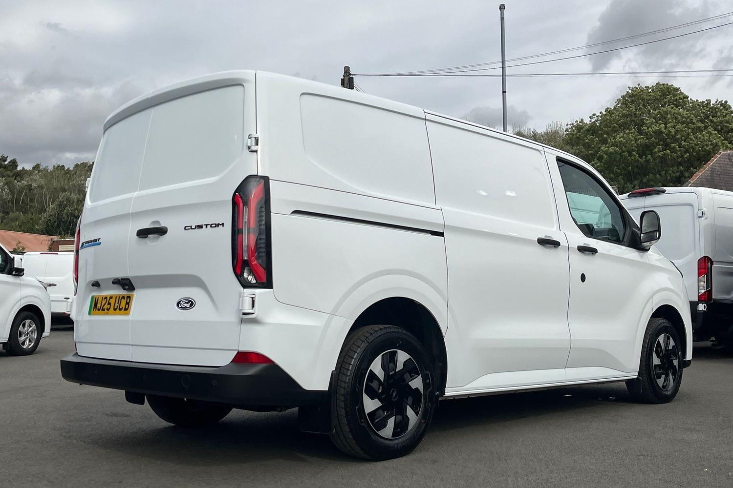 Ford E-TRANSIT CUSTOM Photo 31