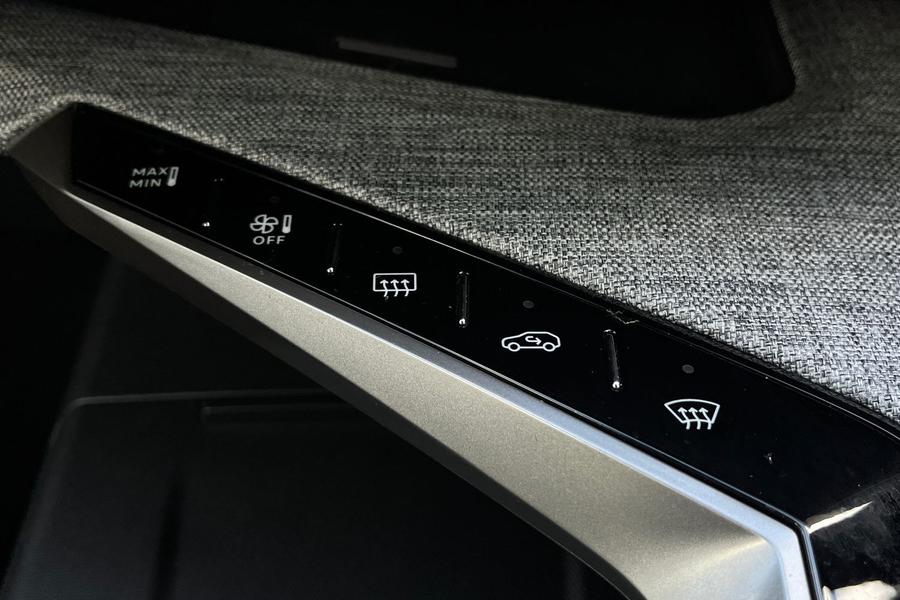 Peugeot E-3008 Photo autoimg-925834848b9fe6fe059d1e34e6c032b2f60dff3c.jpg