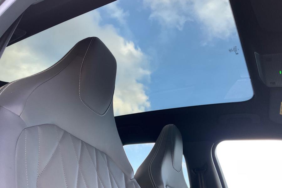 Ford Explorer Photo autoimg-925ac1fd41490d132930188ab0f8226c0bdf1d5b.jpg