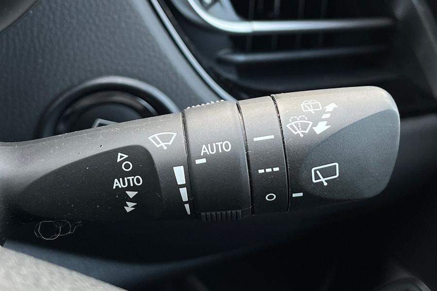 Toyota C-HR Photo autoimg-925e1ee448a856514ed345a46462ad396a743c23.jpg