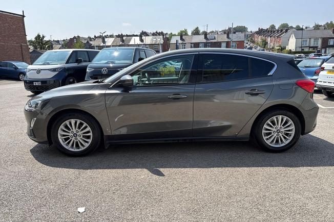 FORD Focus Photo 25