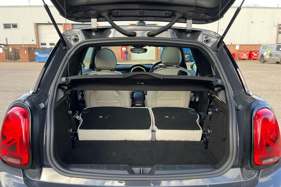 MINI HATCHBACK Photo autoimg-926179bea727e9d95ff27274e5ec272b38b25e17.jpg