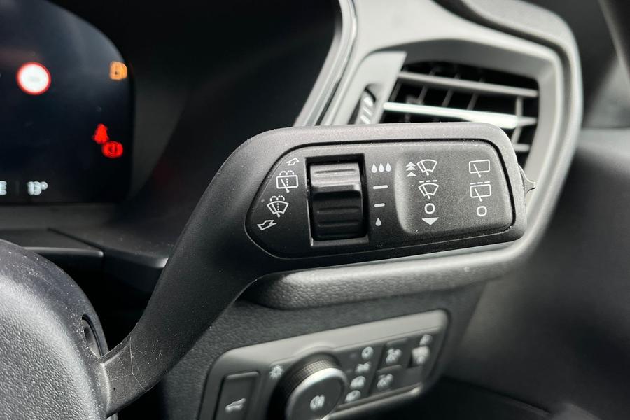Ford Kuga Photo autoimg-92618261bdcfd6885c997f3b395de05f7c0988f6.jpg