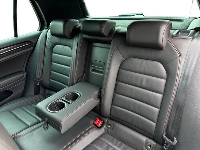 VOLKSWAGEN Golf Photo 9