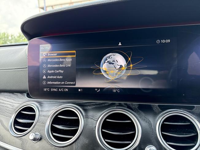 MERCEDES-BENZ E Class Photo 38