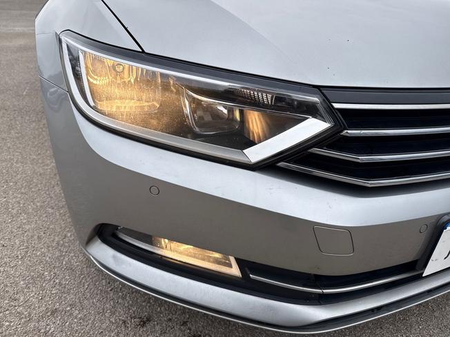 VOLKSWAGEN Passat Photo 29
