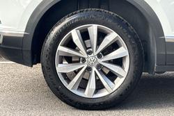 Volkswagen T-Roc Photo 5