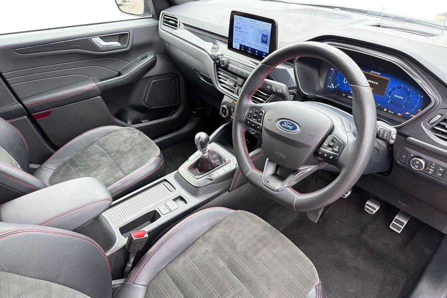 Ford Kuga Photo autoimg-927c75966f8251ba0a5de54f21b6e25550da4ad5.jpg