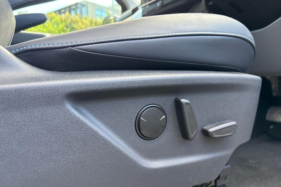 Ford TRANSIT CUSTOM Photo autoimg-927e85d5dab24bcb2ecc7c7b76fb107644043e29.jpg